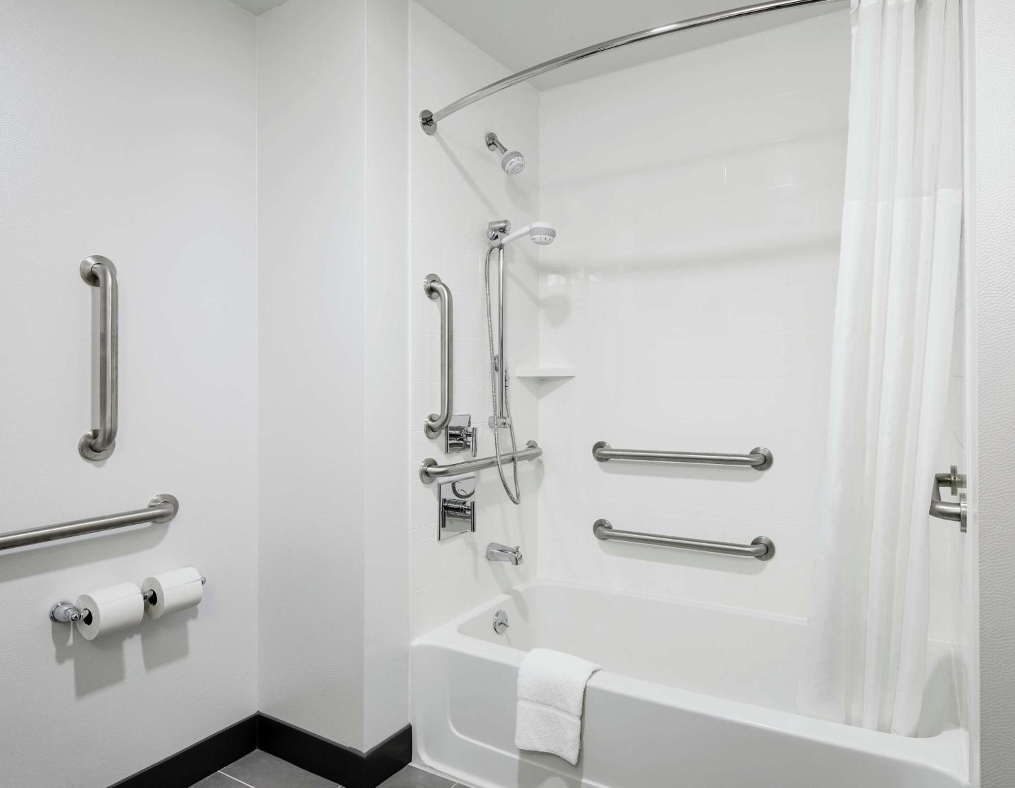 Hampton Inn & Suites Chicago/Waukegan Exterior photo