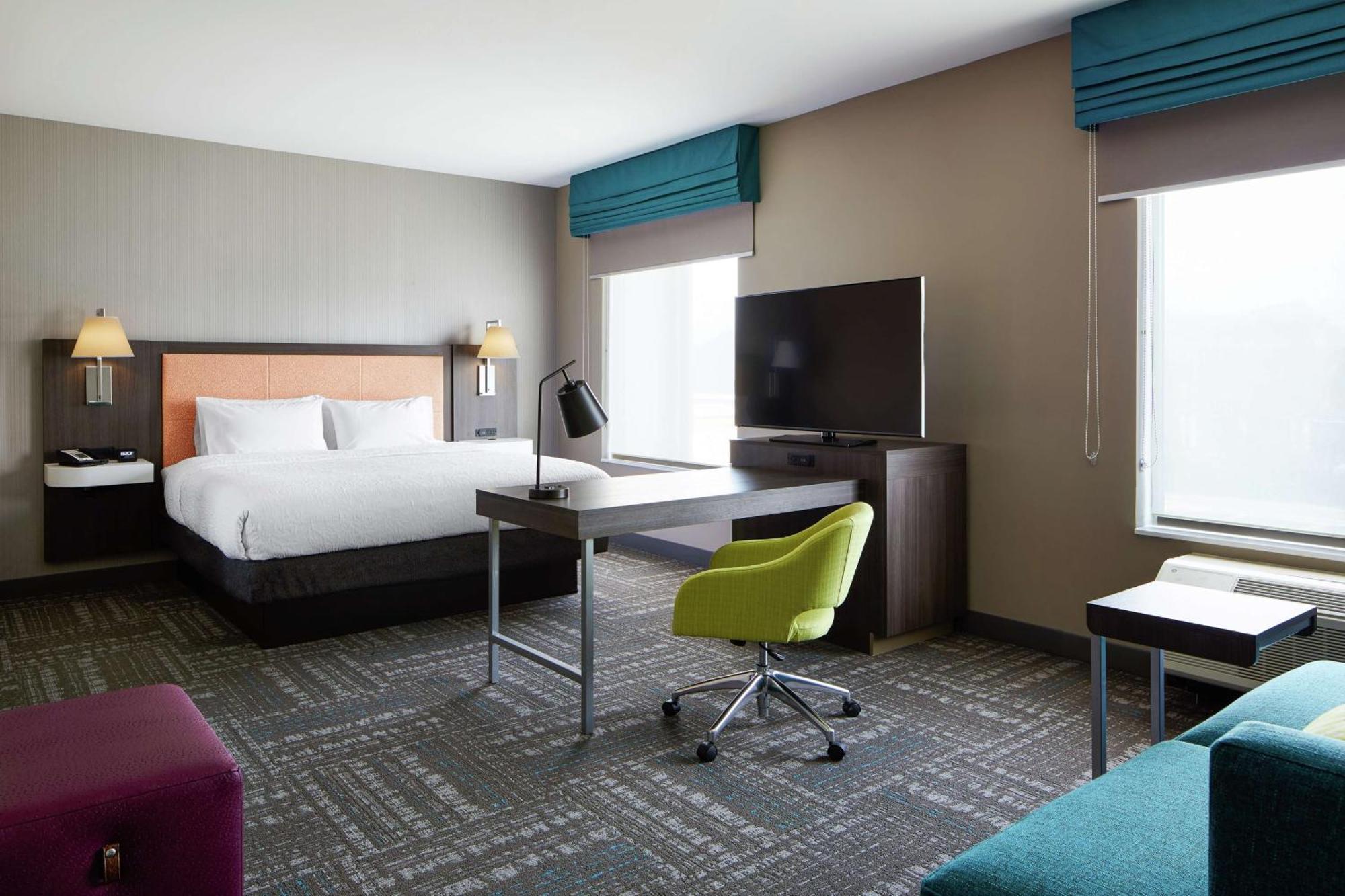 Hampton Inn & Suites Chicago/Waukegan Exterior photo