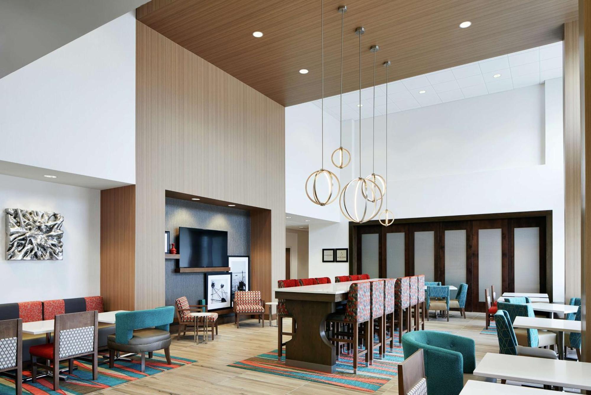 Hampton Inn & Suites Chicago/Waukegan Exterior photo