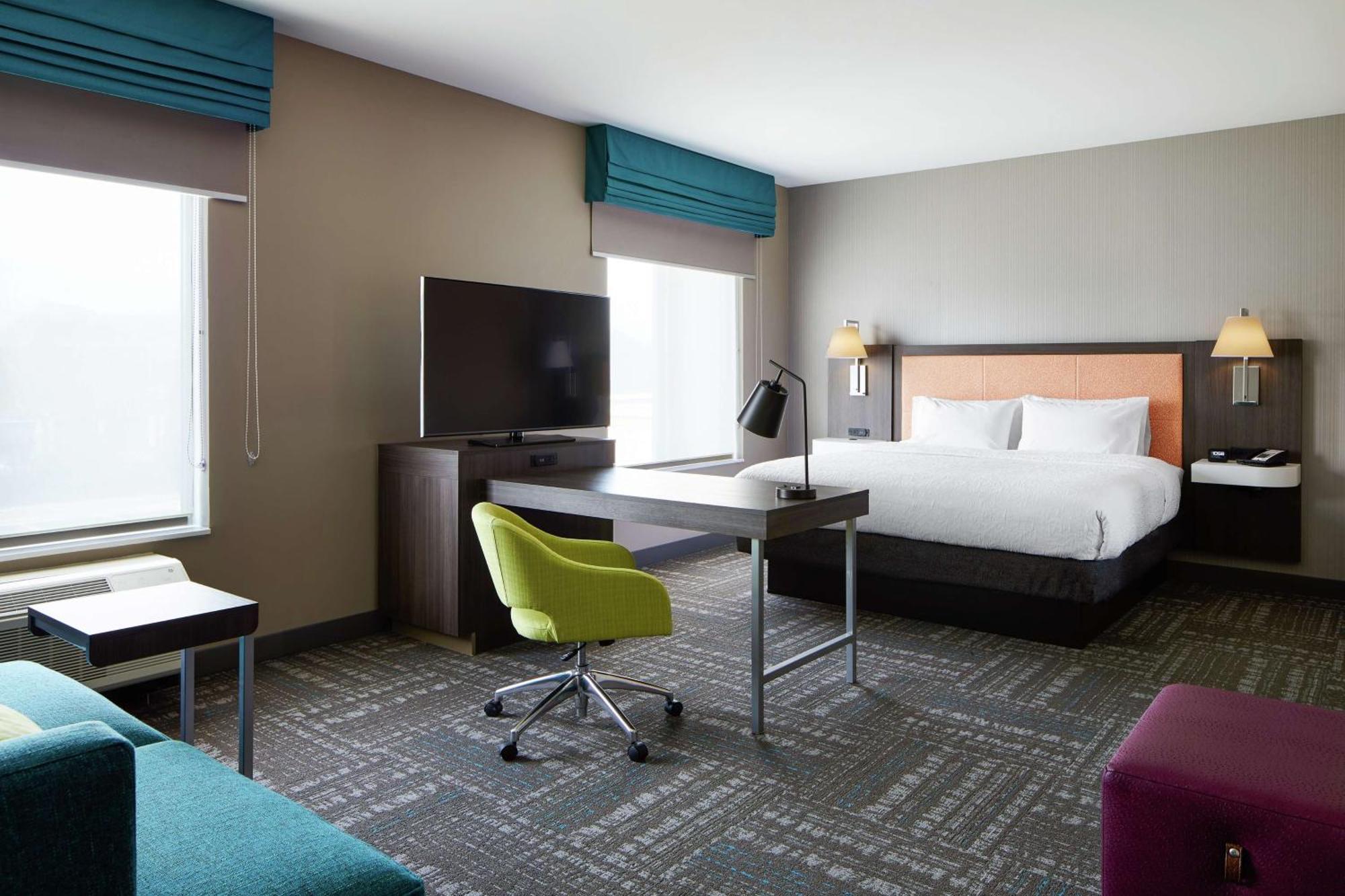Hampton Inn & Suites Chicago/Waukegan Exterior photo